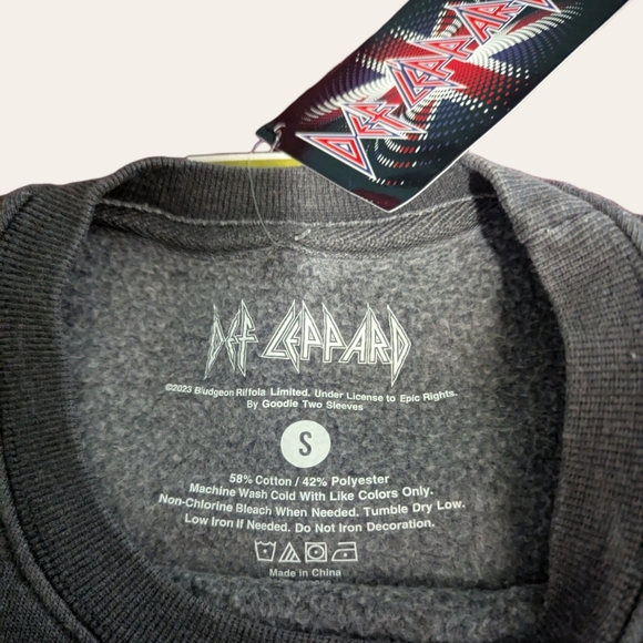 Def Leppard Graphic Pullover (small) - Picture 5 of 9